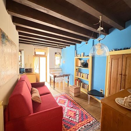 Casa Torrazzo Apartment Pisogne Bagian luar foto