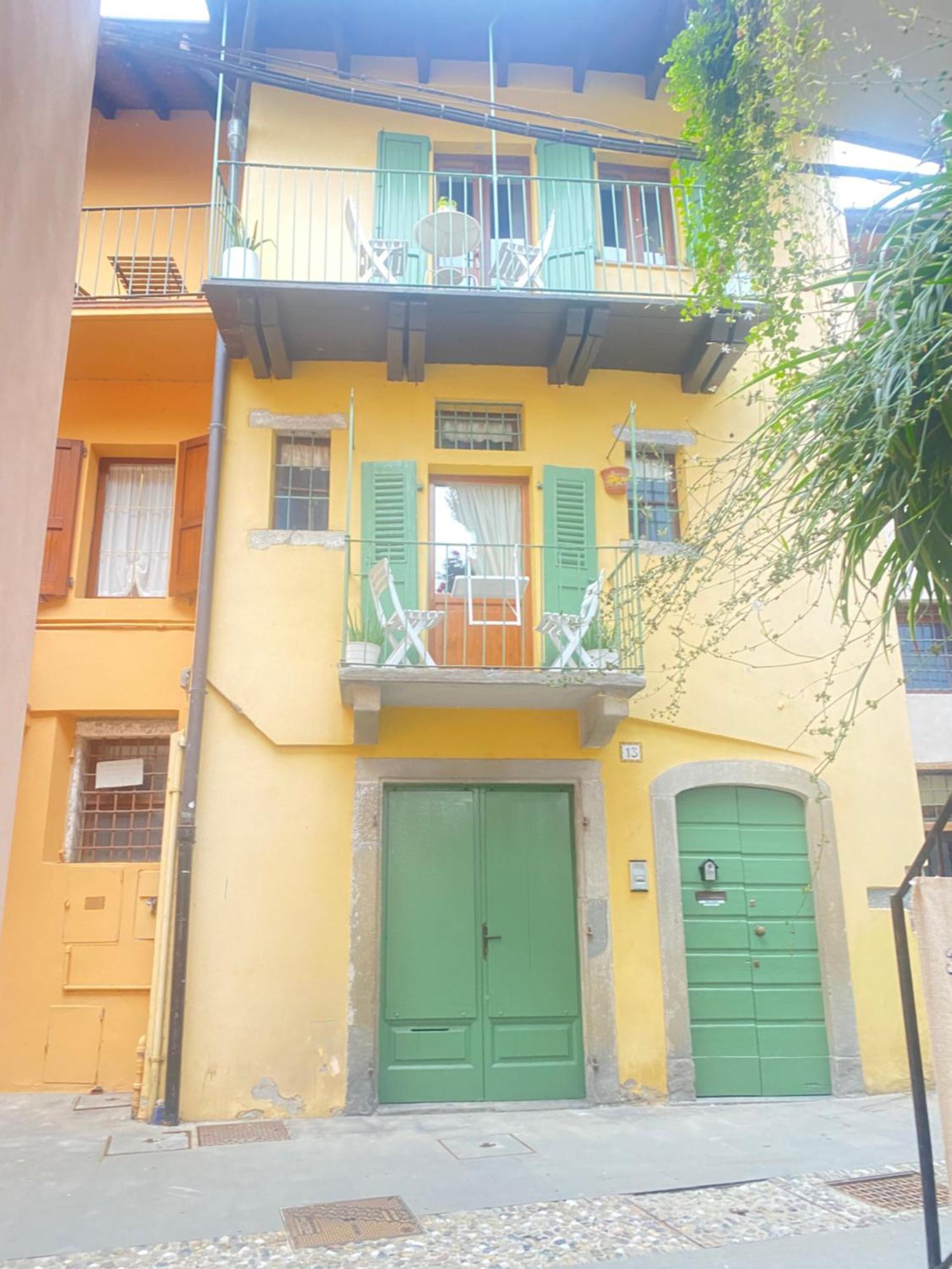 Casa Torrazzo Apartment Pisogne Bagian luar foto
