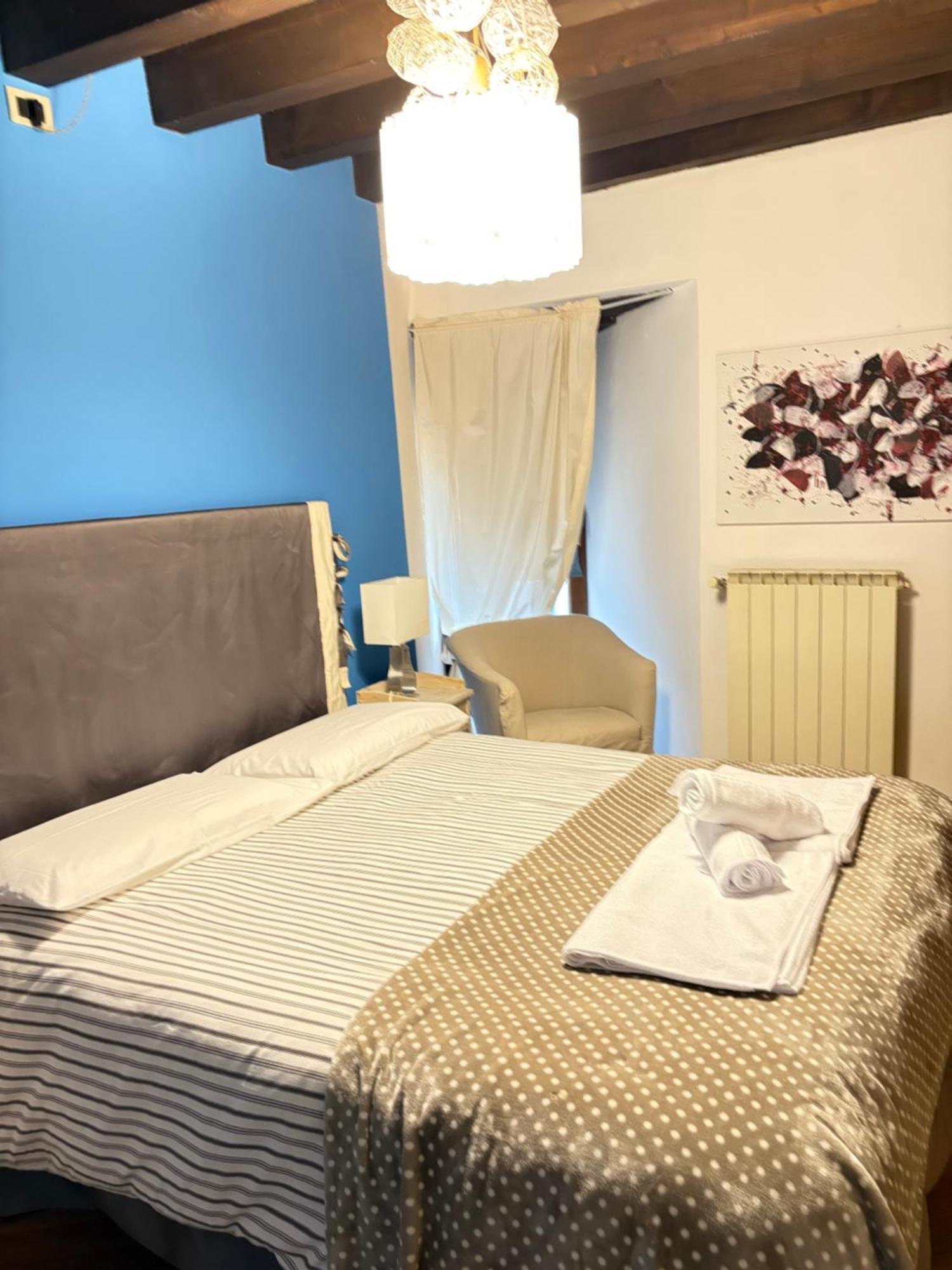 Casa Torrazzo Apartment Pisogne Bagian luar foto